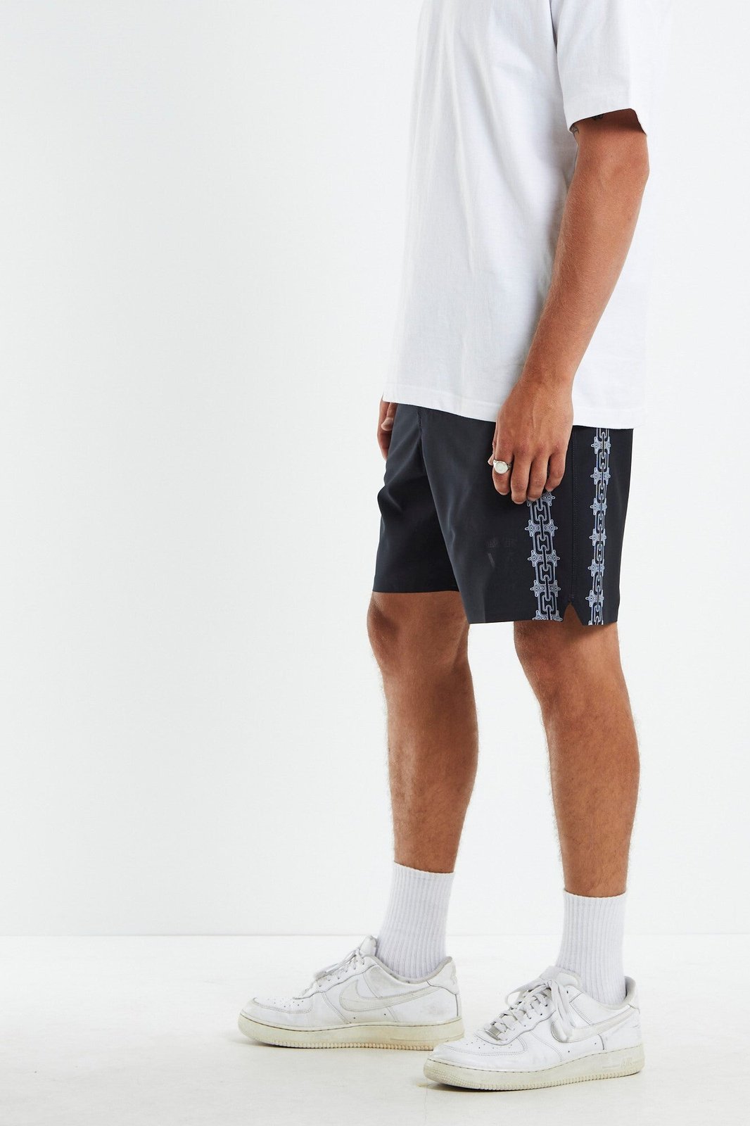 Misfit velvet steel 18 board short - black/chain