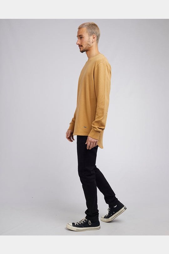 Silent theory curved hem crew mustard