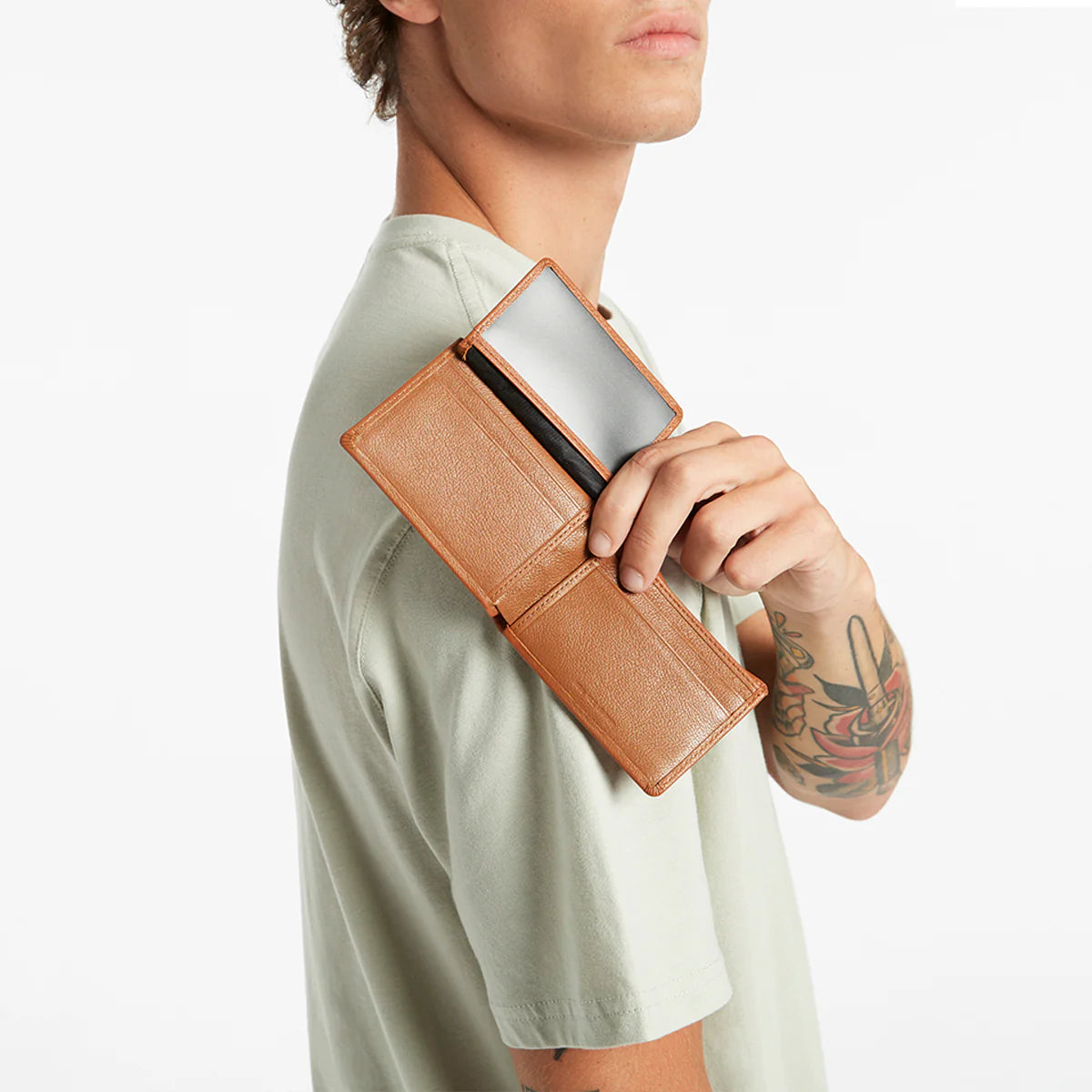 Status anxiety jonah wallet - camel